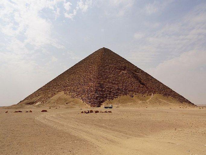 Pirâmide Vermelha. Imagem: Wikimedia Commons.