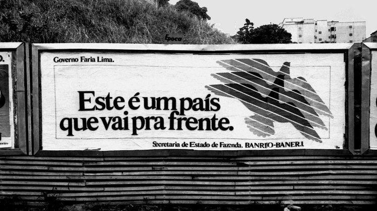 Placa faz propaganda do 'Milagre Econômico'. Foto: Reprodução