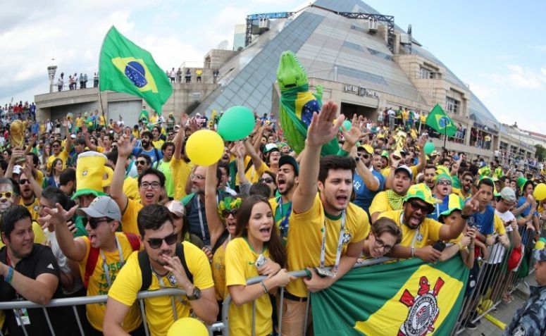 Exemplo de cultura de massa: futebol.